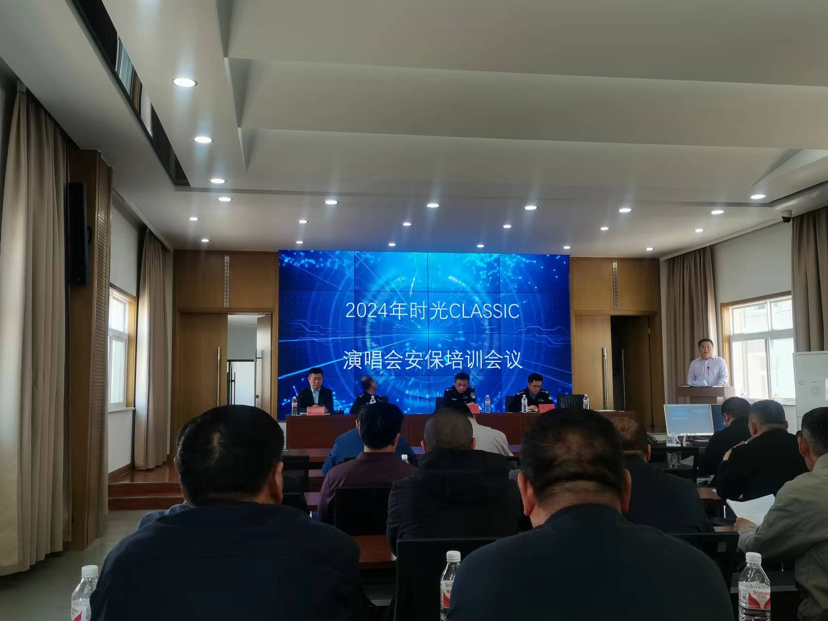 演唱会背后的守护者：专业保安服务，确保每场音乐盛宴的安全与顺畅